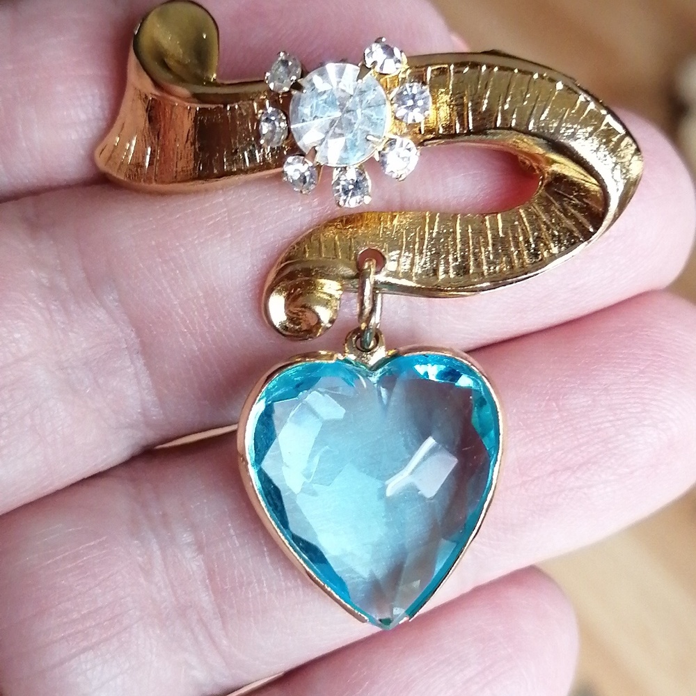 Elegant Gold and Blue Heart Pendant